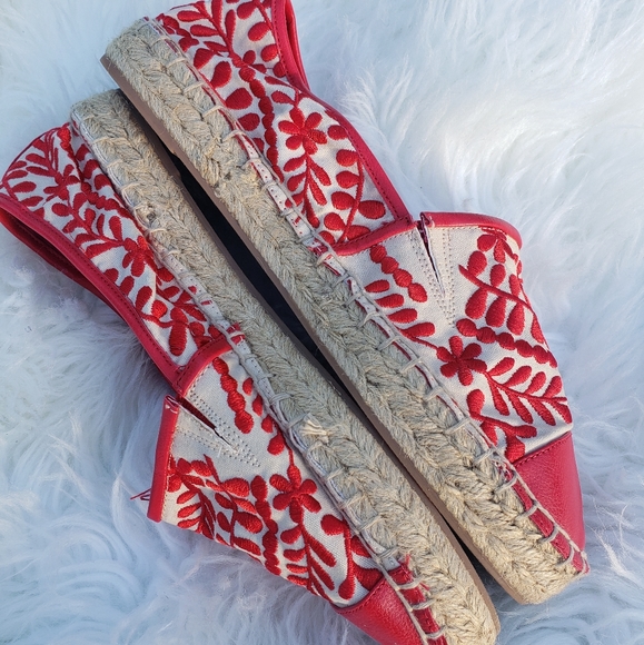 ALDO embroidered espadrille slip on - Picture 3 of 8